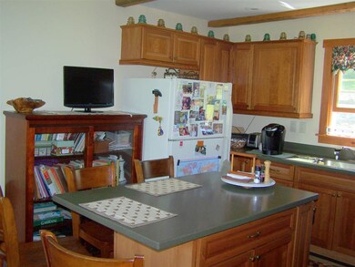 901 Seyon Pond Rd, Groton, VT 05046 - photo 6