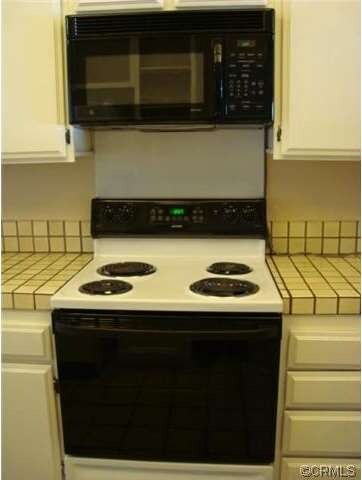 Comes with Stove/microwave combo