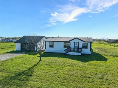 6108 Black Springs Ln, Joshua, TX 76058 - photo 6