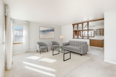 542 W Memory Ln, Addison, IL 60101 - photo 3