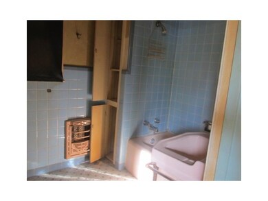 Master Bath/Spa.