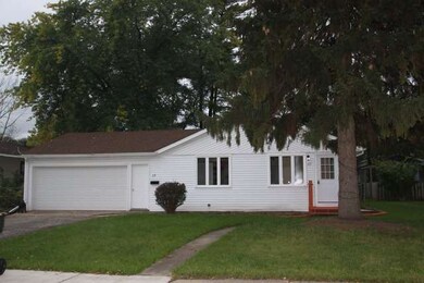 29 Austin Ave, Carpentersville, IL 60110 - photo 2