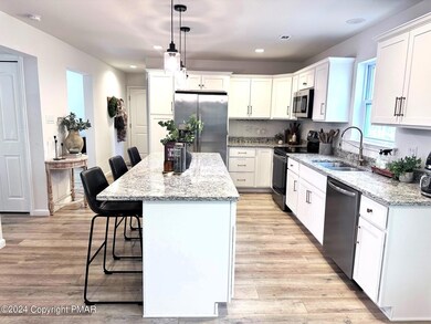 1569 N Rocky Mountain Dr, Effort, PA 18330 - photo 6