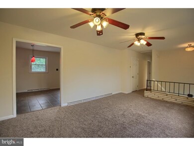 3900 Moyer Ave, Reading, PA 19606 - photo 5