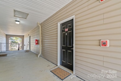 534 Appeldoorn Cir, Asheville, NC 28803 - photo 2