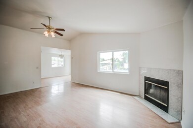 LIVING ROOM 1 PIC 1