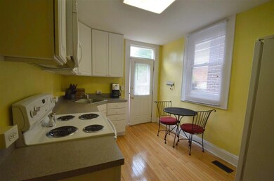 Kitchen / Dining Area