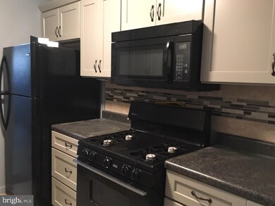 561 S 14th St, Reading, PA 19602 - photo 2