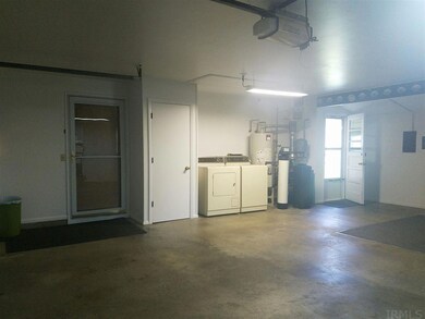 225 S Division St, Auburn, IN 46706 - photo 3