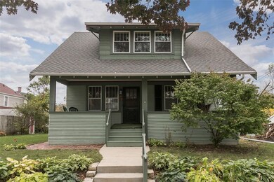 1516 Hinkley Ave NW, Cedar Rapids, IA 52405 - photo 3