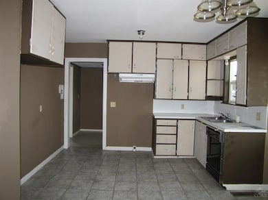 926 SW 14th St, Redmond, OR 97756 - photo 3