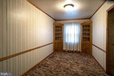 5518 Oakland Rd, Halethorpe, MD 21227 - photo 4