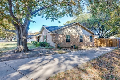 4262 Balboa Dr, Fort Worth, TX 76133 - photo 3