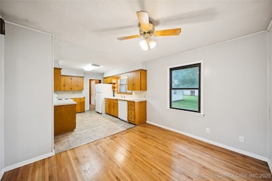 Eat-in kitchen