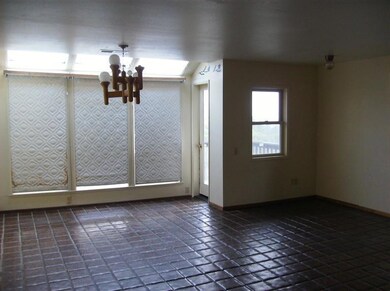 735 Azalea Dr, Grants Pass, OR 97526 - photo 3