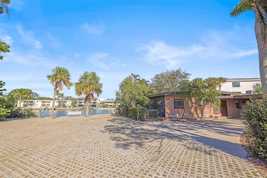 11921 Lagoon Ln, Treasure Island, FL 33706 - photo 5