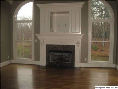 Keeping room with Fireplace