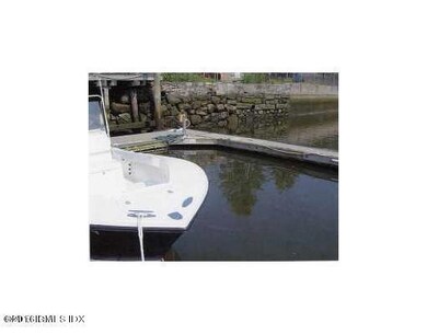 River Landing Apartments unit 7, Cos Cob, CT 06807 - photo 2