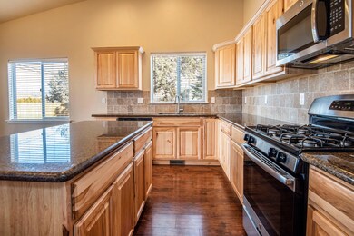 2101 NW Larchleaf Ln Redmond-print-007-0