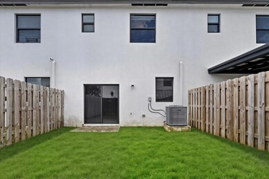 11779 SW 247th Terrace unit 11779, Princeton, FL 33032 - photo 4