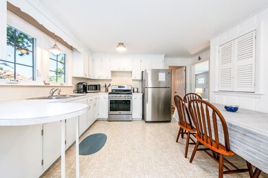 51 PRINCETON CIRCLE KITCHEN 1