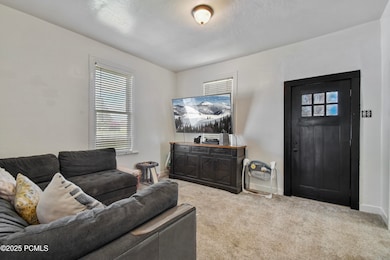 489 E Center (5)