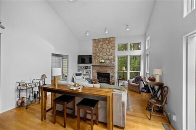 8065 Cobblestone Rd, Urbandale, IA 50322 - photo 5