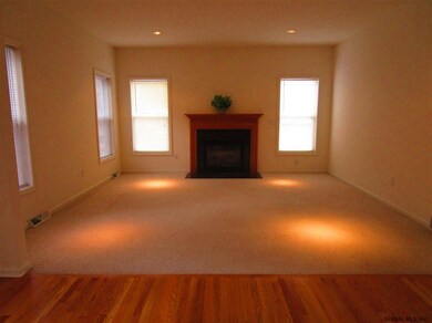 28 Rose Ln, Rensselaer, NY 12144 - photo 3