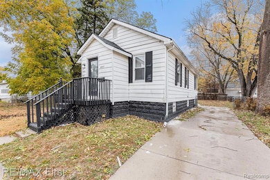 8311 Toepfer Rd, Warren, MI 48089 - photo 3