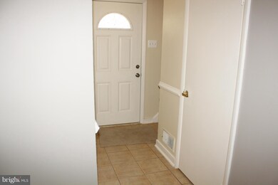 14406 Bel Pre Dr, Silver Spring, MD 20906 - photo 2