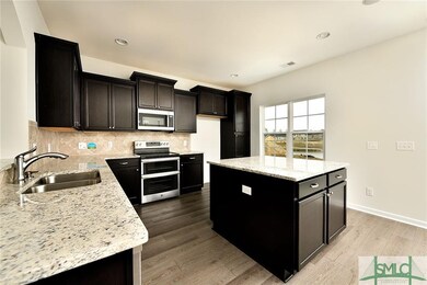 Kitchen w/ island