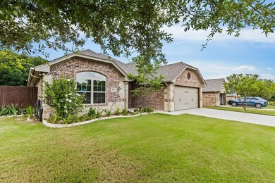 211 Donna Cir, Granbury, TX 76049 - photo 3