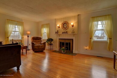 123 Robin Rd Neptune City NJ-large-007-2