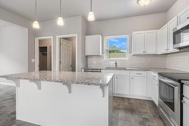 LHV015-K1890-Kitchen2