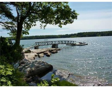 Waterfront/Dock/Pier. Looking...