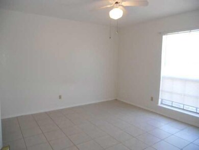 10514 Ashwood Dr unit D, El Paso, TX 79935 - photo 6