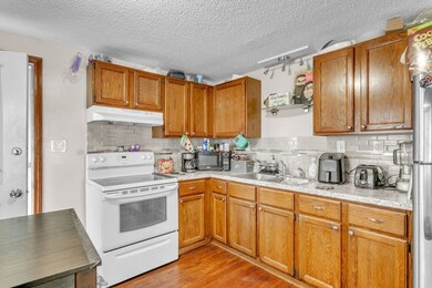 14-16 W Glen St, Holyoke, MA 01040 - photo 3