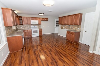 461 Oak View Ln, Asheboro, NC 27205 - photo 6