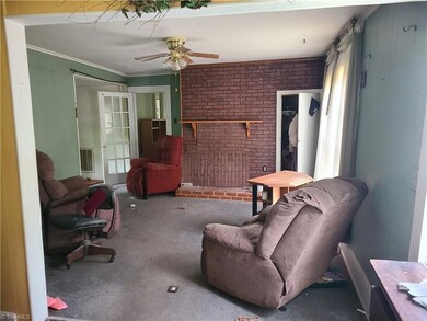 633 Oliver St, Ramseur, NC 27316 - photo 3