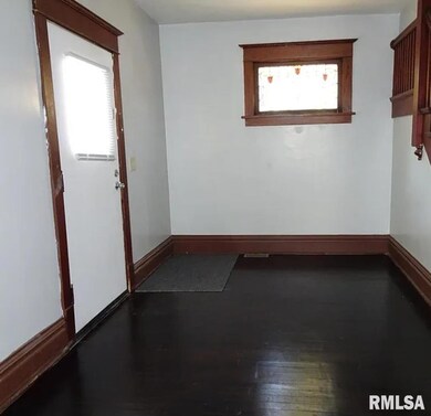 1625 14 1 2 St, Rock Island, IL 61201 - photo 2