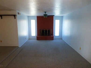 4_Living Room