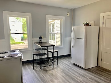 27 Grant St, Chicopee, MA 01013 - photo 5