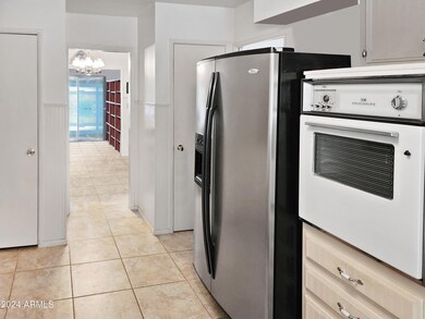 10214 W Cinnebar Ave, Sun City, AZ 85351 - photo 3