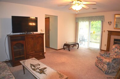 605 Cambridge Manor Dr, Schenectady, NY 12302 - photo 7