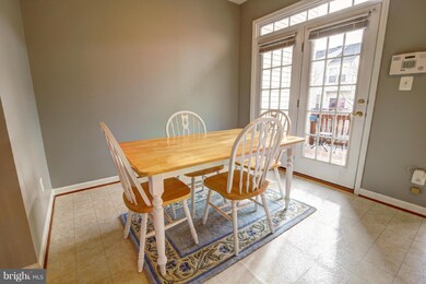 2546 Banshire Dr, Herndon, VA 20171 - photo 7