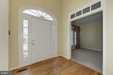 8511 Silverview Dr, Lorton, VA 22079 - photo 3