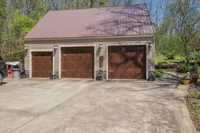 Detached garage