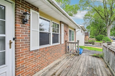 4-web-or-mls-Chipman Dr-2205-004