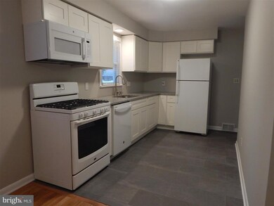 174 Maple Shade Ave E, Trenton, NJ 08690 - photo 4