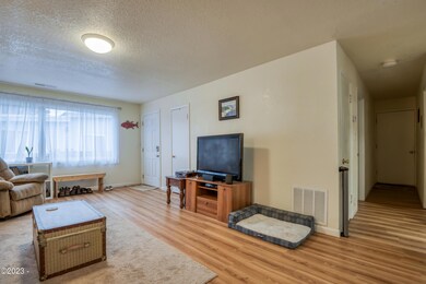 1136 SW 8th St, Newport, OR 97365 - photo 7